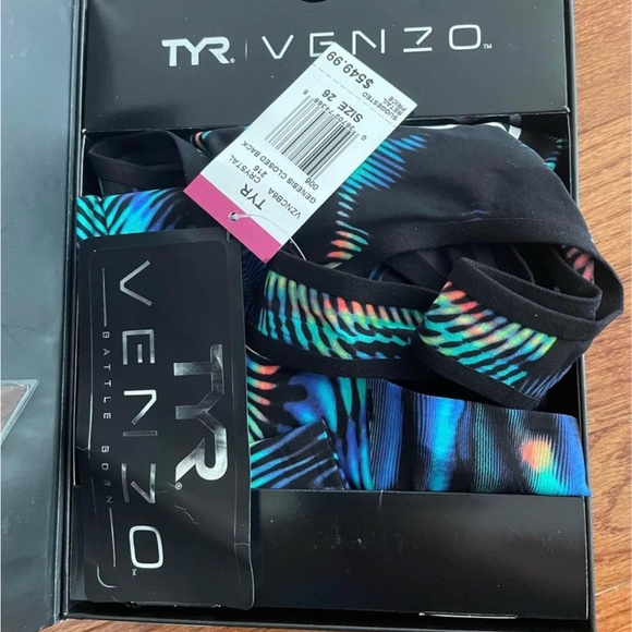 TYR VENZO Genesis Closed Back Crystal 216 techsuit kneeskin - Picture 2 of 7